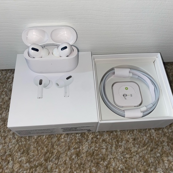 airpods pro - Picture 1 of 3